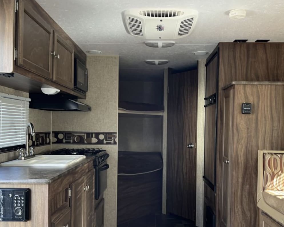 2016 Sportsmen Show Stopper Travel Trailer for rent in Fenwick Ontario