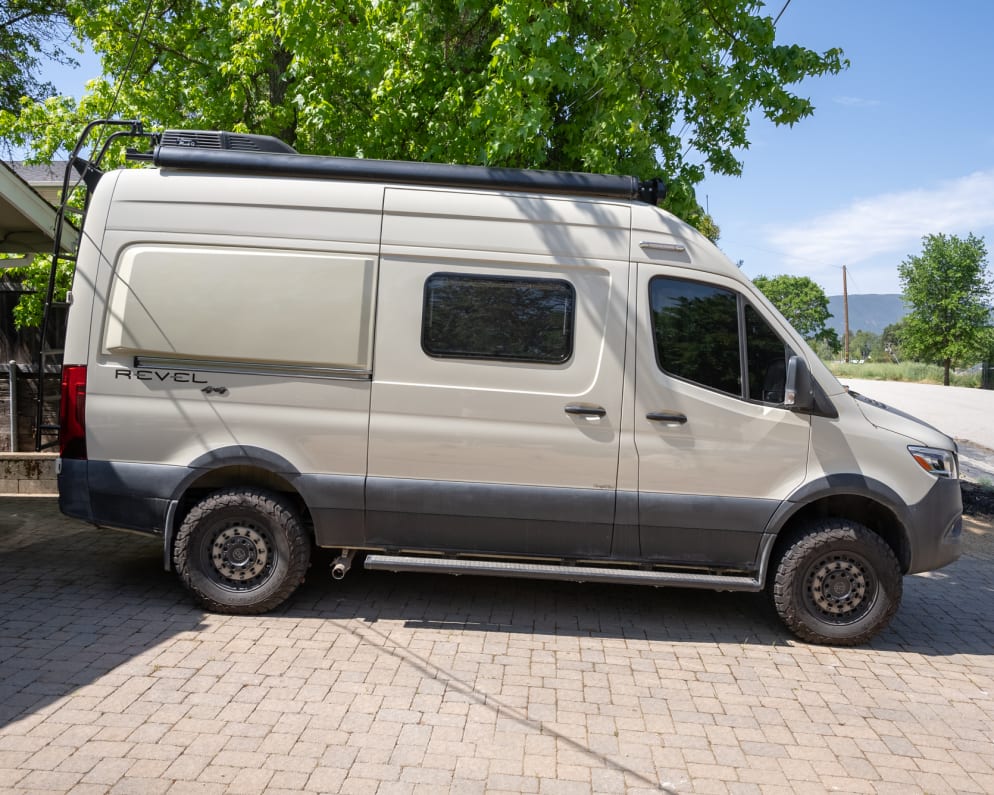 2020 Class B RV for Rent in Templeton, California