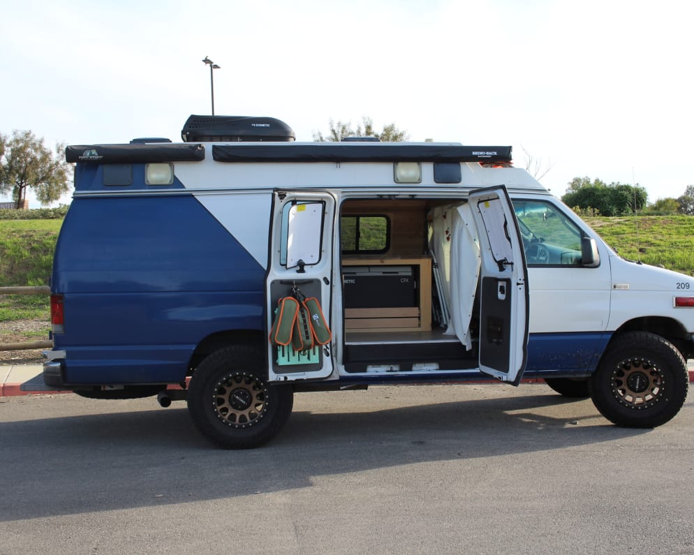 2003 Ford E350  by Ford for rent in 92277