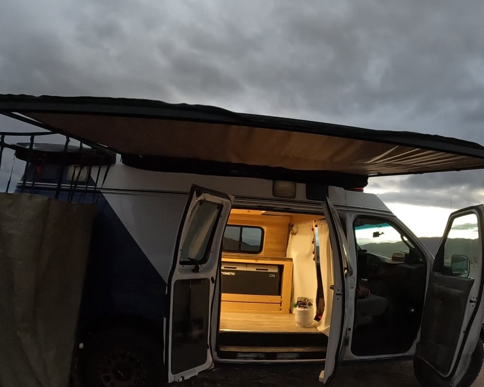 2003 Ford Ford E350 Class B for rent in Twentynine Palms California