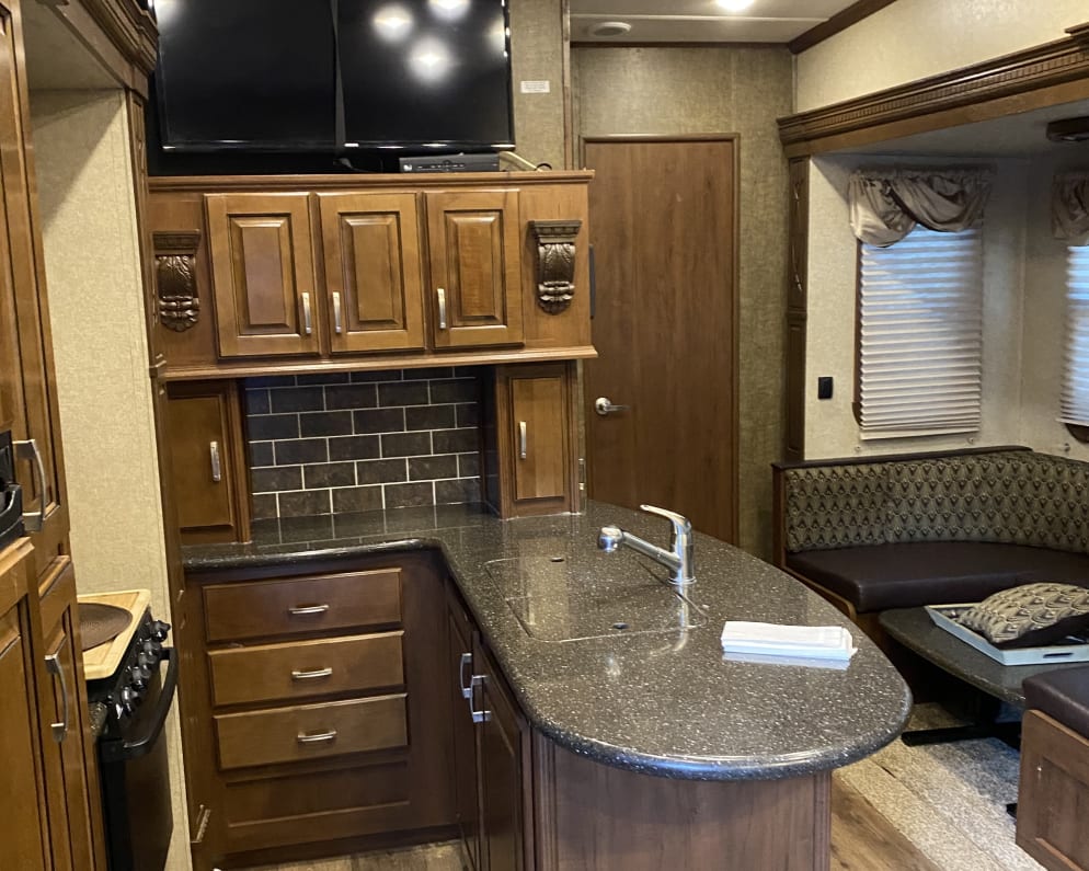 2015 Gateway  by Heartland RVs for rent in 29526