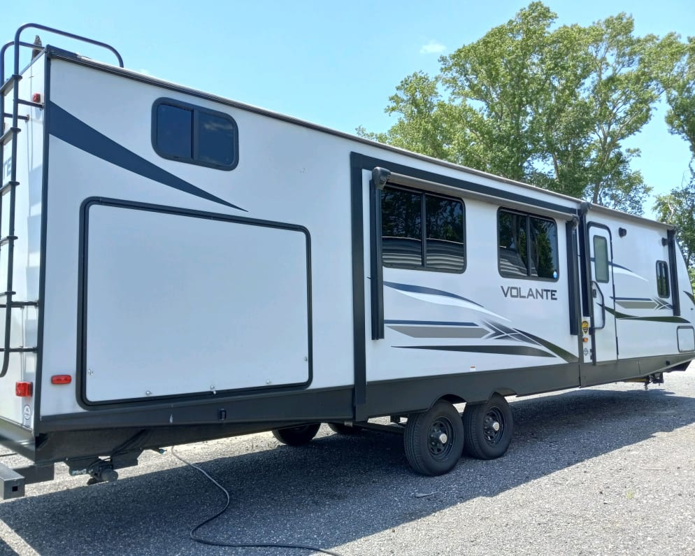 2021 Volante  by Crossroads RV for rent in 19945
