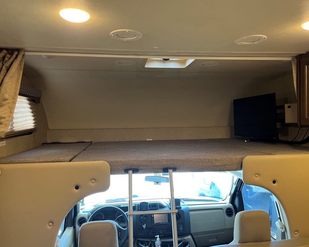 2017 Freedom Elite  by Thor for rent in 53105
