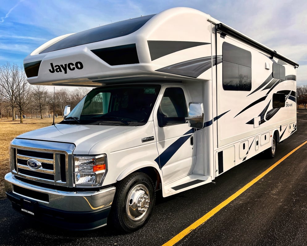 Class C RV for Rent in New Lenox, Illinois