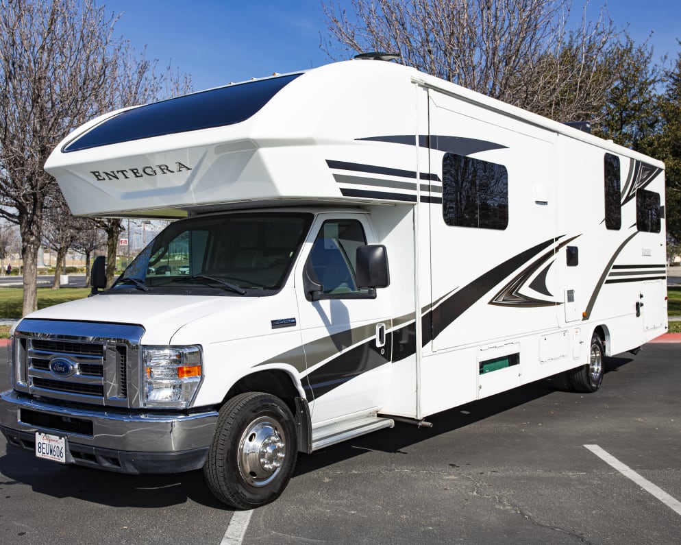 2019 Class C RV for Rent in Chino, California - RVUSA.com