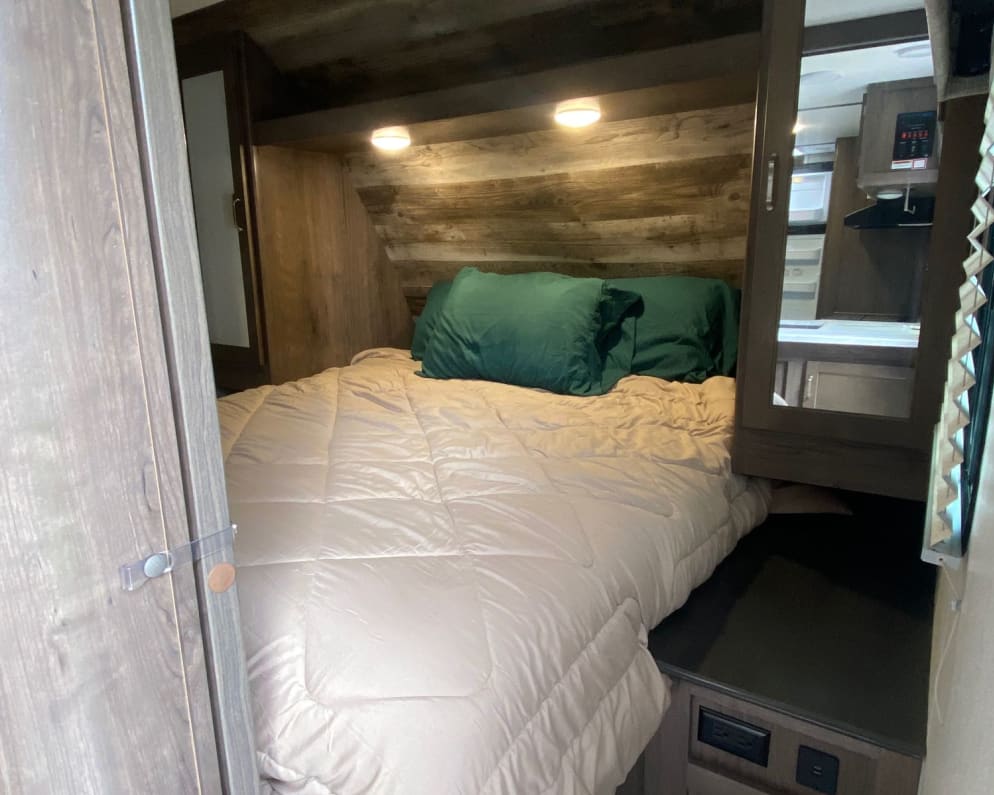 2021 Travel Trailer RV for Rent in Spanaway, Washington