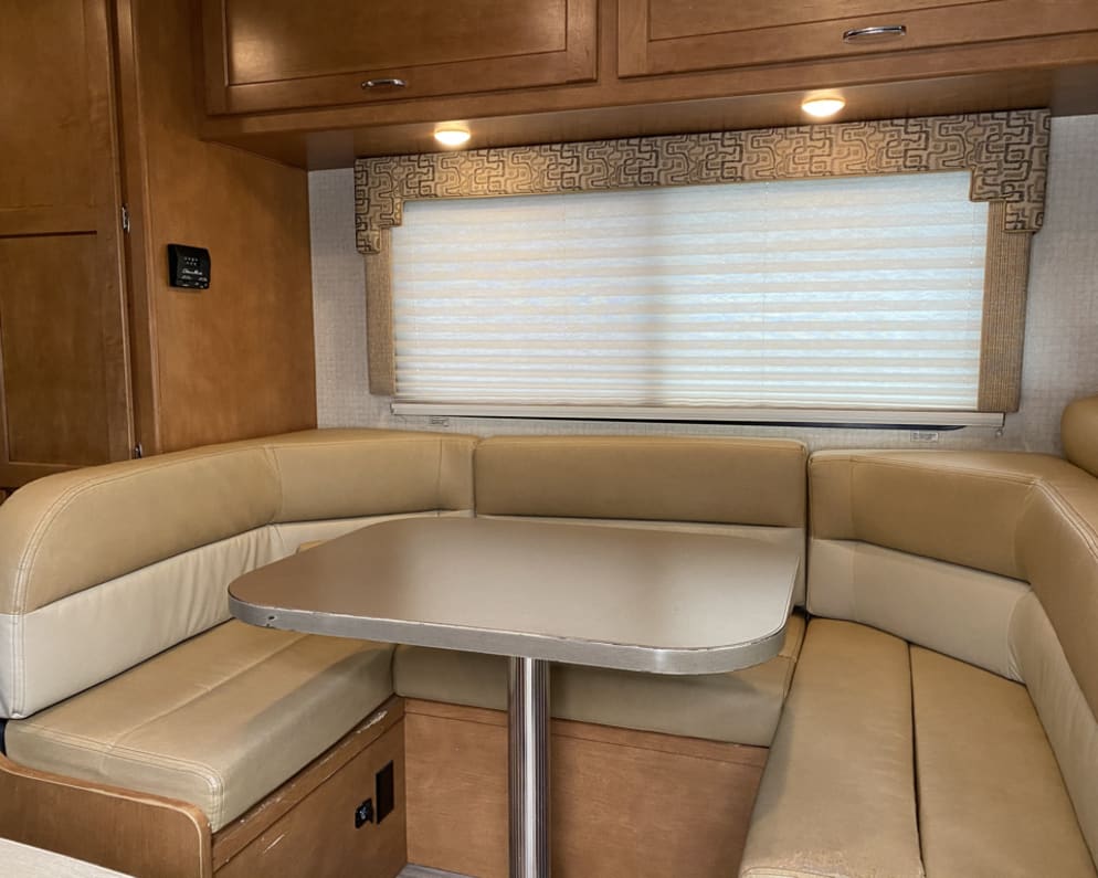 2017 Winnebago Minnie Winnie available for rent in Eagle Creek Oregon