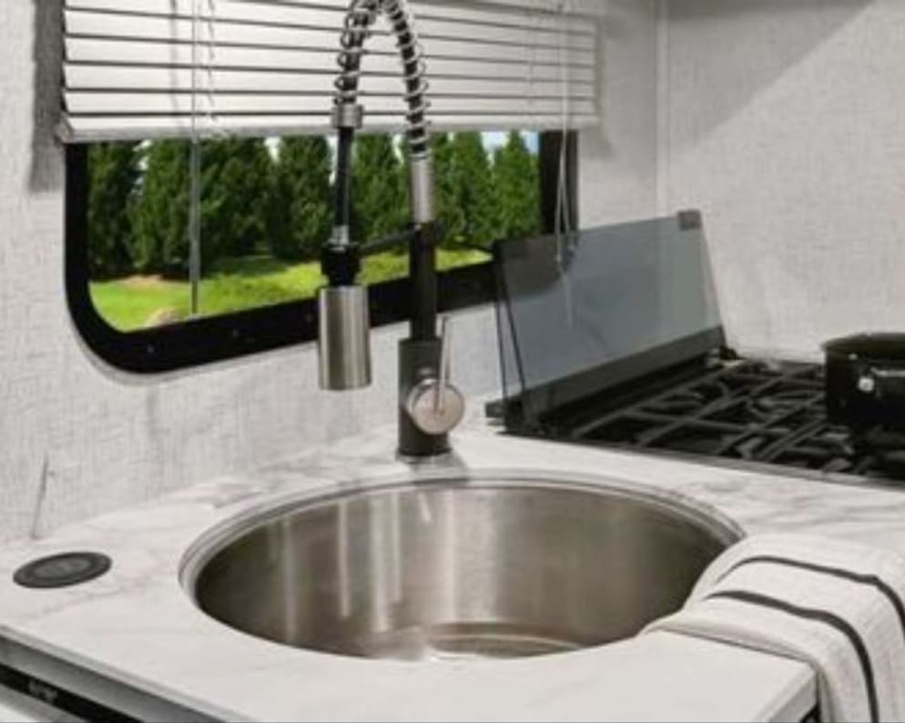 2023 Class C RV for Rent in Dunn, North Carolina