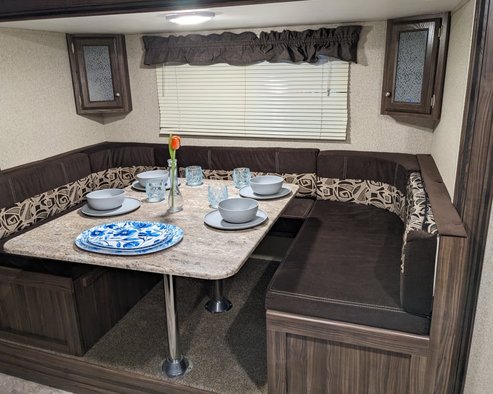 2018 Coachmen Apex LE Travel Trailer for rent in Beaumont Alberta