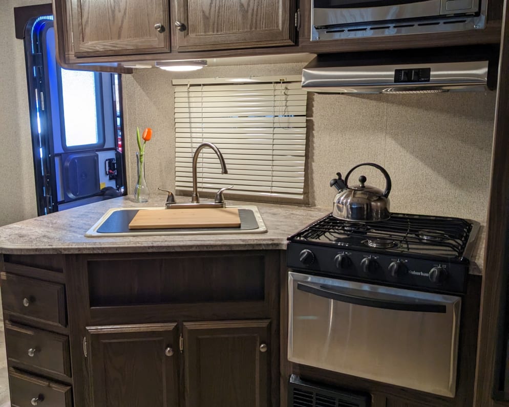 2018 Apex LE  by Coachmen for rent in T4X 1W5