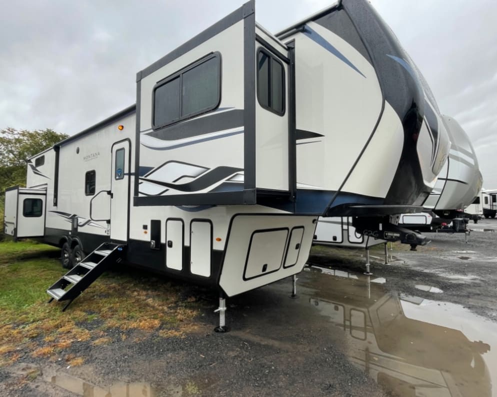 2023 Keystone RV Montana High Country available for rent in Brookfield Connecticut