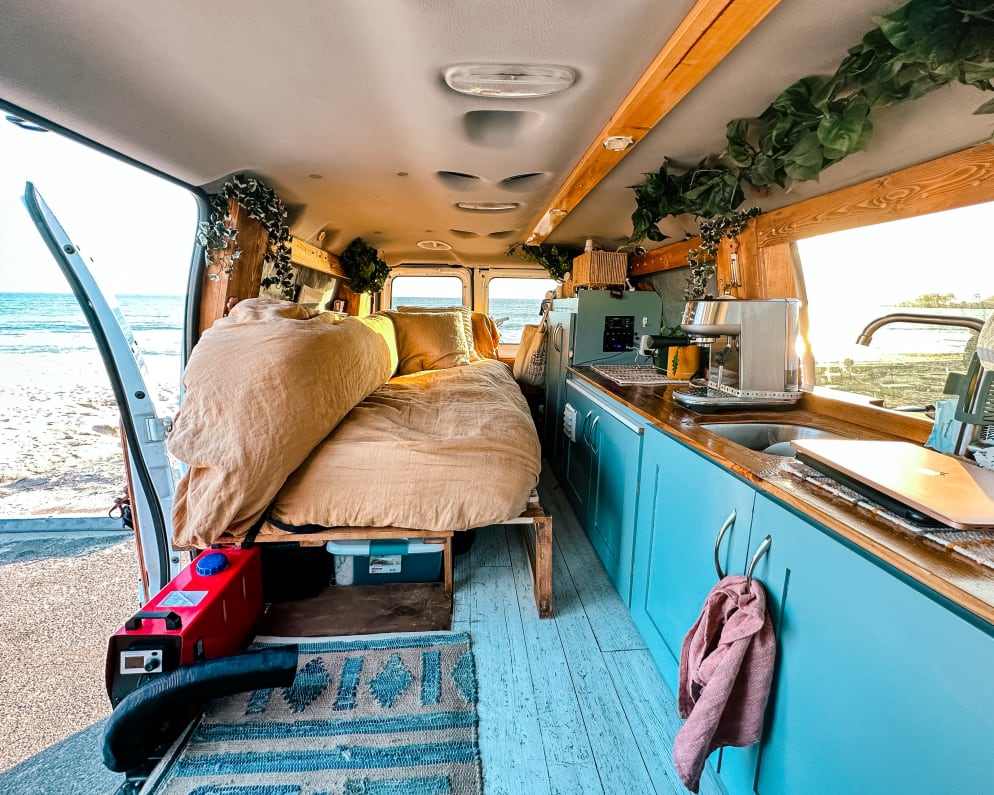 2008 Ford E350 Class B for rent in Sidney British Columbia