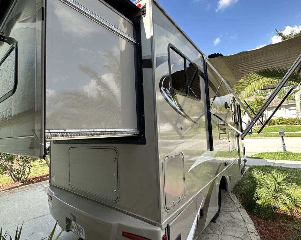 2014 Thor Four Winds Siesta Class C for rent in Rockledge Florida