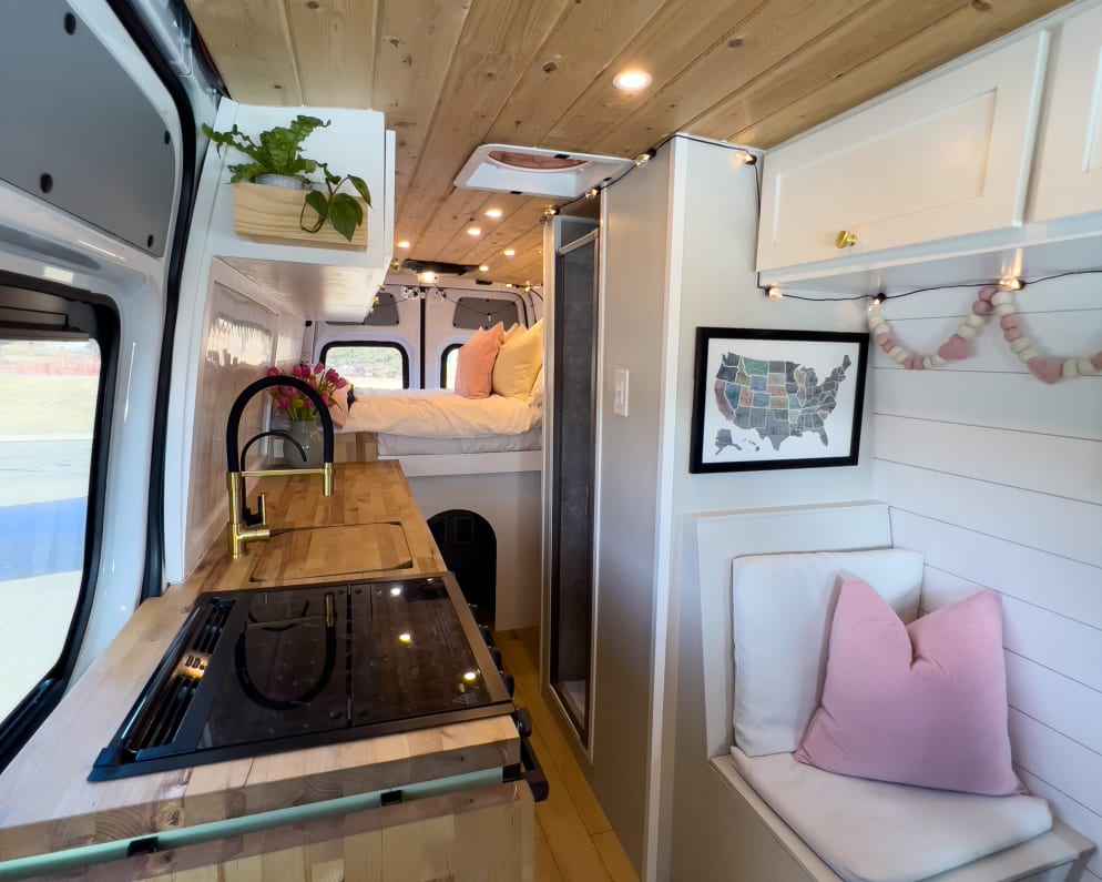 2021 Class B RV for Rent in Basalt, Colorado
