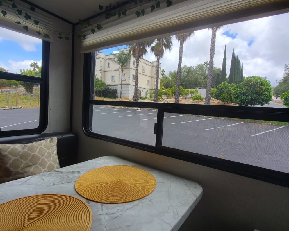 2020 Atlas Atlas Fifth Wheel available for rent in La Quinta California