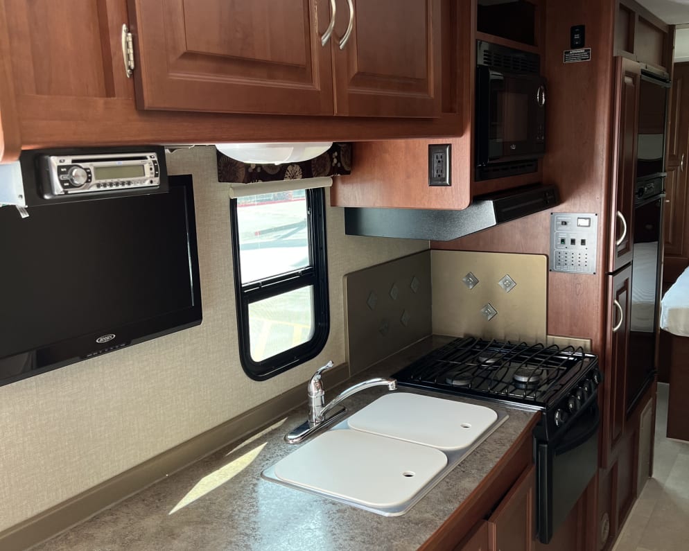 2015 Winnebago Minnie Winnie Class C for rent in Anchorage Alaska