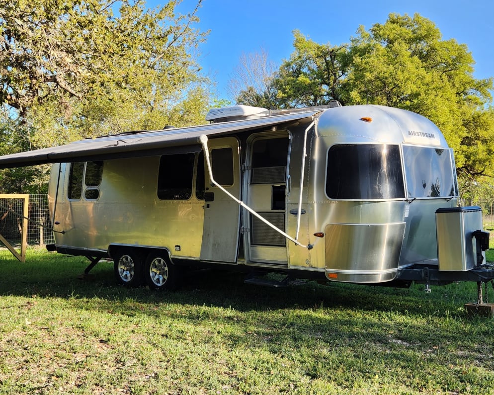 2004 Travel Trailer RV for Rent in Austin, Texas