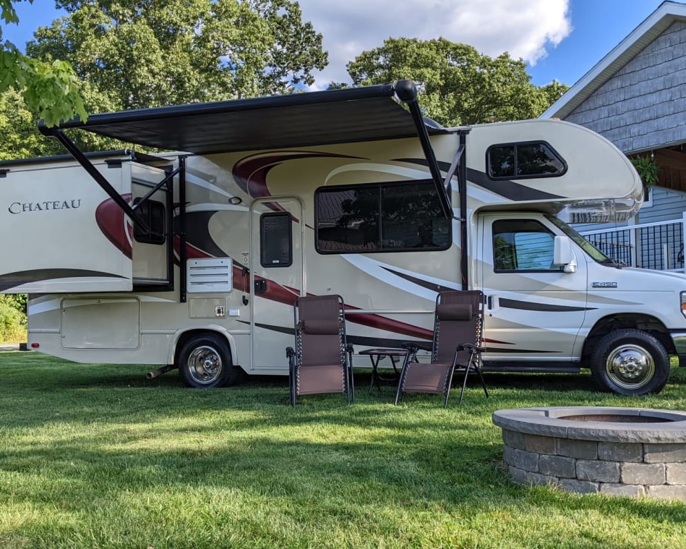 Class C RV for Rent in Woodbury, Pennsylvania