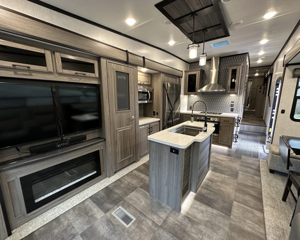 2022 Fifth Wheel RV for Rent in Schuylkill haven, Pennsylvania