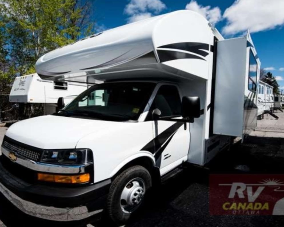2022 Class C RV for Rent in Rockland, Ontario
