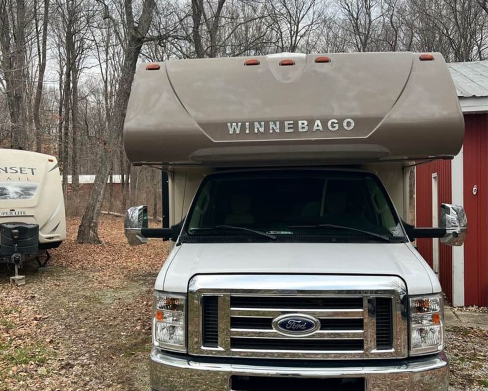 2017 Minnie Winnie  by Winnebago for rent in 45177