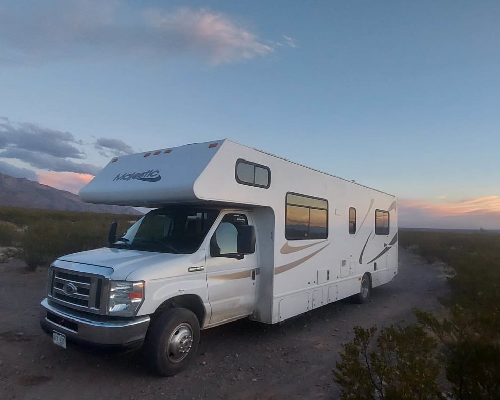 2015 Thor Majestic available for rent in Aurora Colorado
