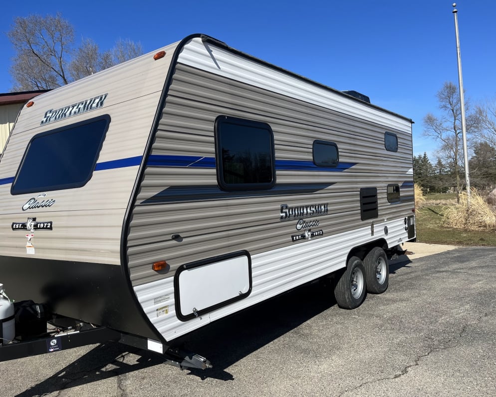 2020 Classic  by Sportsmen for rent in 49301