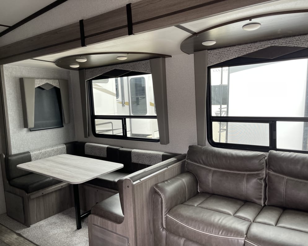 2021 Crossroads RV Volante Fifth Wheel for rent in Castroville Texas