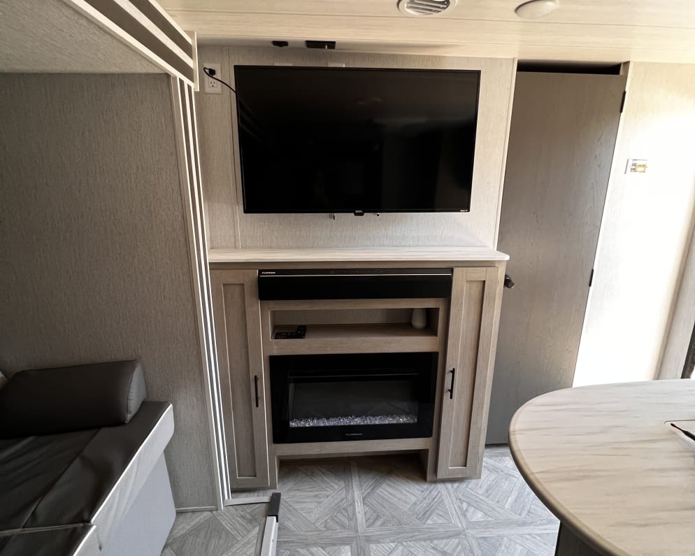 2023 Salem Cruise Lite  by Forest River for rent in 92284