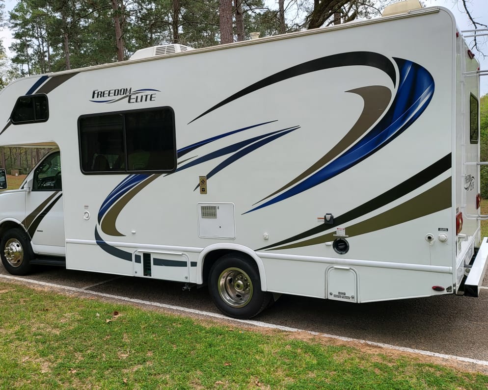 2019 Thor 22HE available for rent in Magnolia Texas