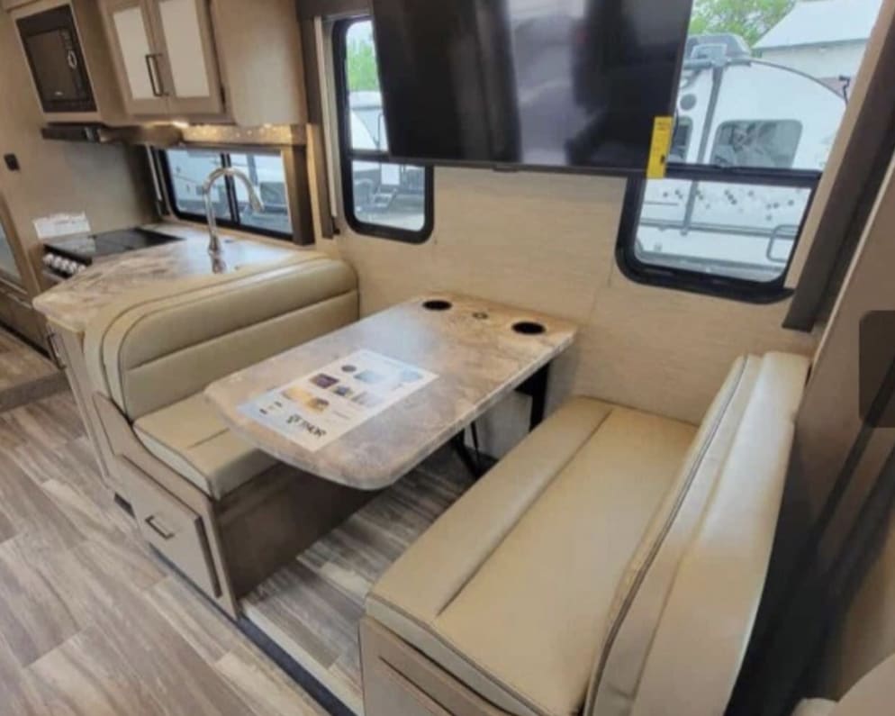 Class C RV for Rent in Newfields, New Hampshire