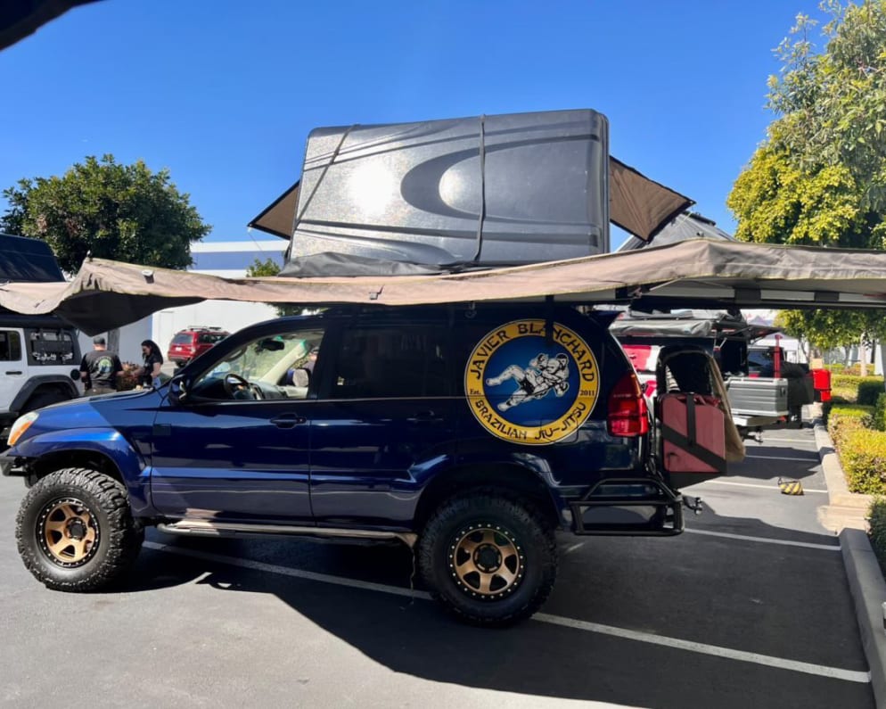 2006 Class B RV for Rent in Bell Gardens, California