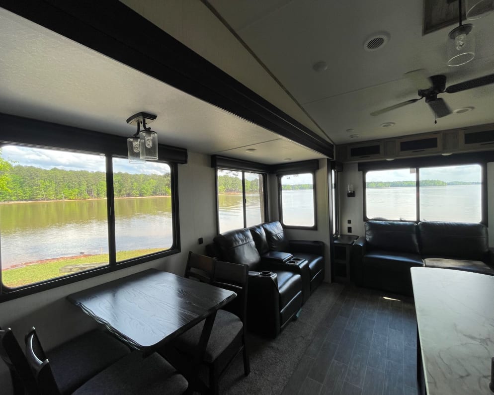 2022 Forest River Cherokee Arctic Wolf Fifth Wheel for rent in Opelika Alabama