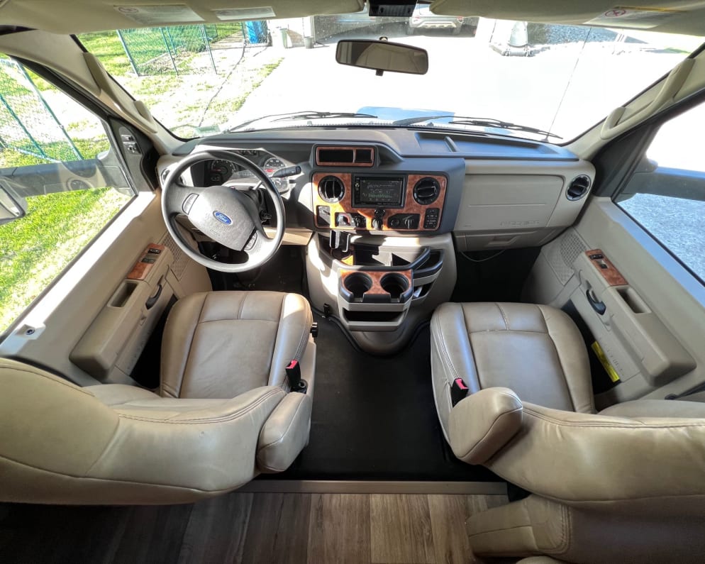 2017 Four Winds  by Thor for rent in 40065
