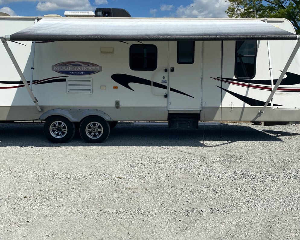 2006 Travel Trailer RV for Rent in Taft, Tennessee