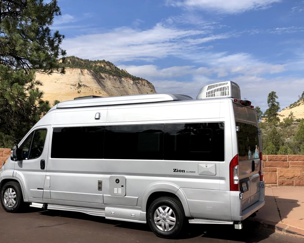 2022 Roadtrek Zion Slumber