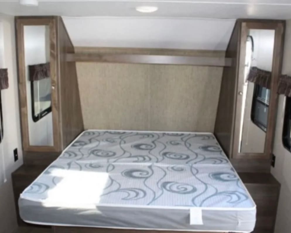 2019 Coleman Lantern LT  by Dutchmen for rent in V5C 3H4