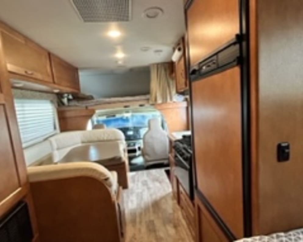 2017 Class C RV for Rent in Junction City, Oregon