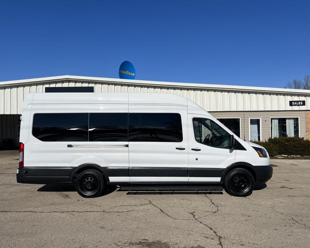 Class B RV for Rent in Winthrop, Minnesota