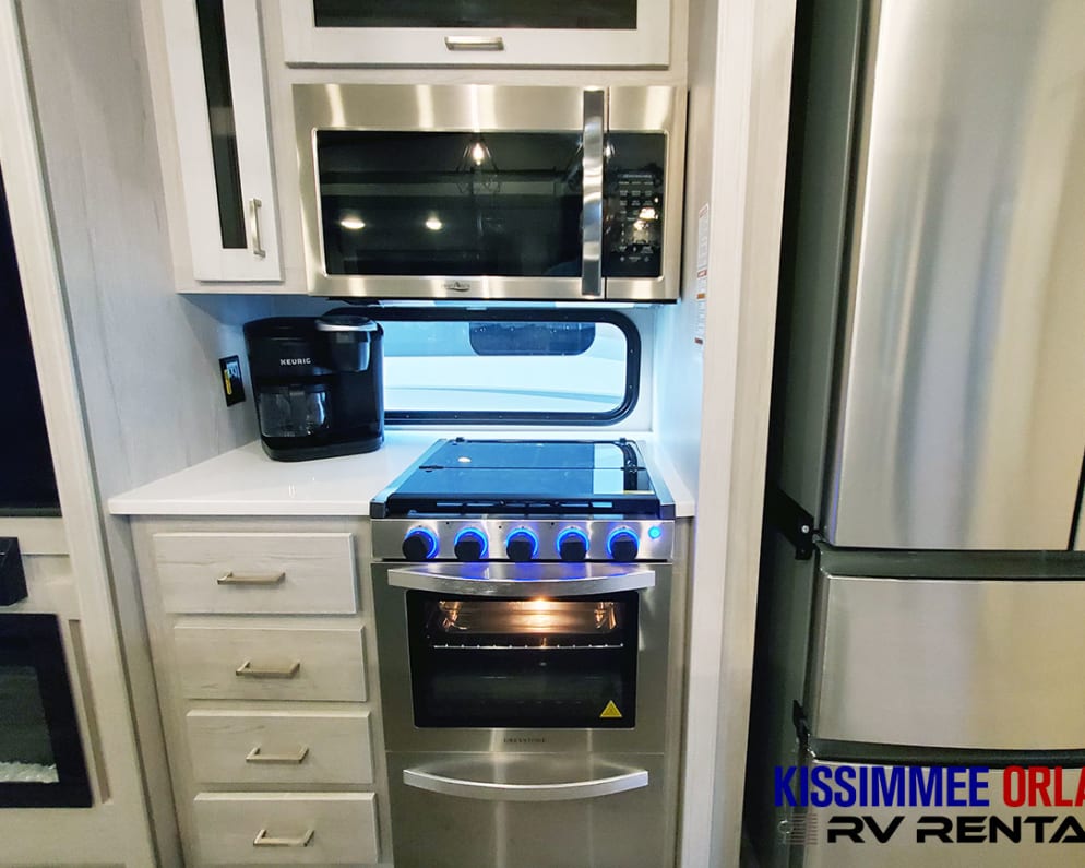 2023 Keystone Sprinter Fifth Wheel for rent in Orlando Florida