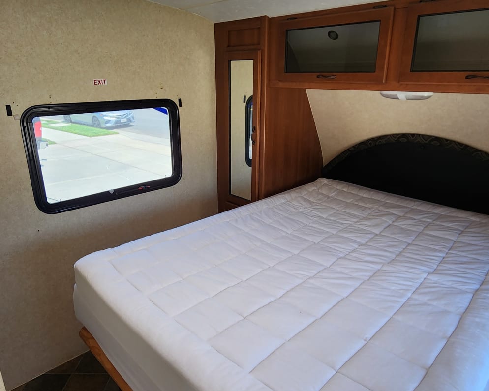 2014 Pacific Coachworks Powerlite available for rent in Hemet California