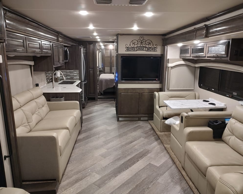 2021 Class A RV for Rent in Huntertown, Indiana