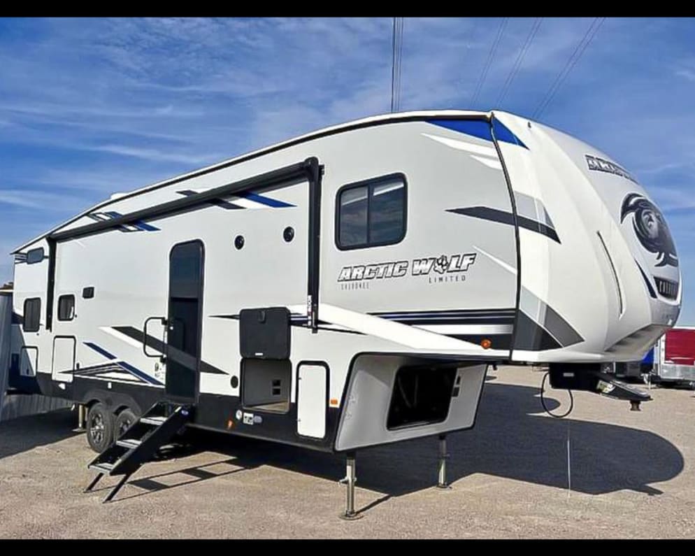 2021 Fifth Wheel RV for Rent in Hermantown, Minnesota