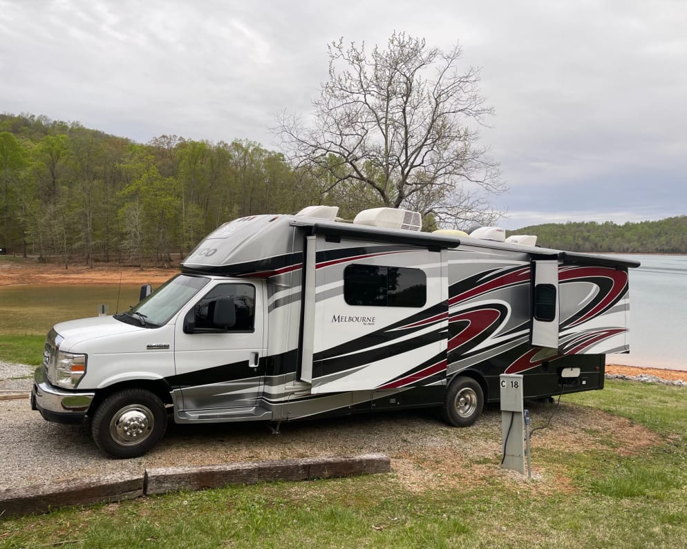 2014 Class C RV for Rent in Fairfield Township, Ohio
