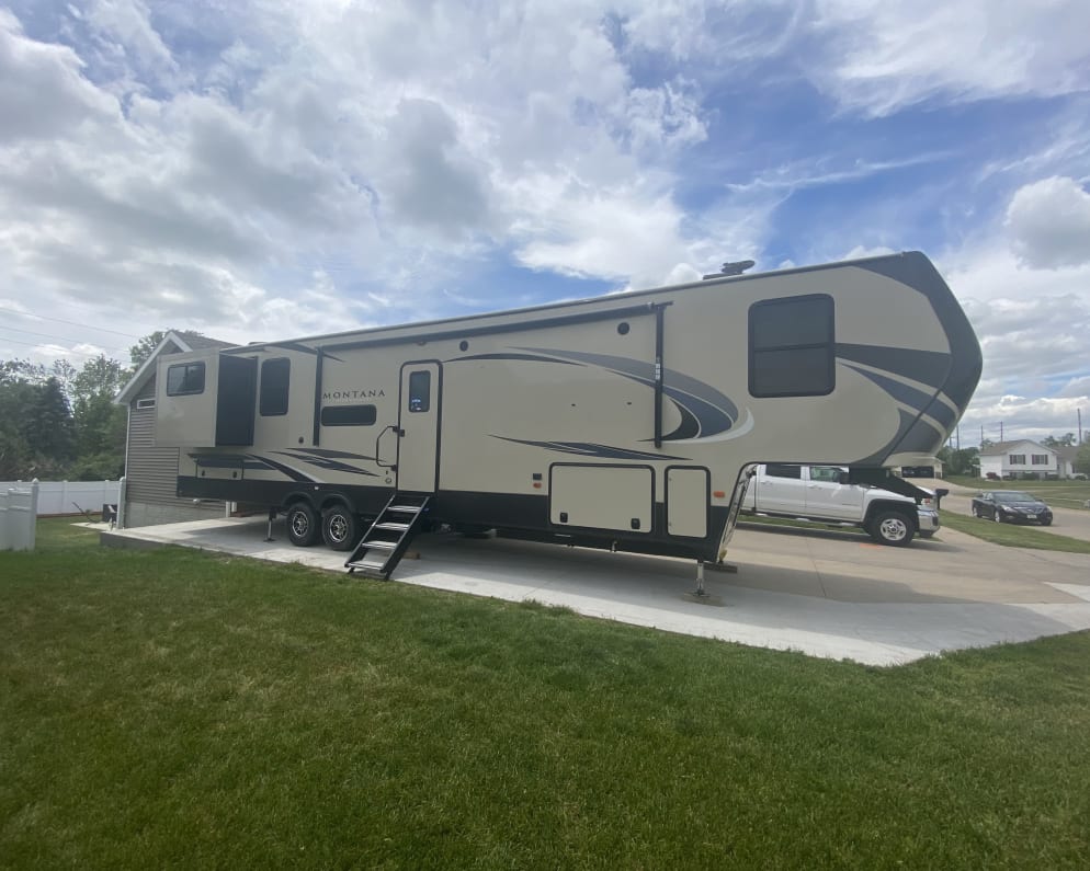 2019 Fifth Wheel RV for Rent in Madrid, Iowa