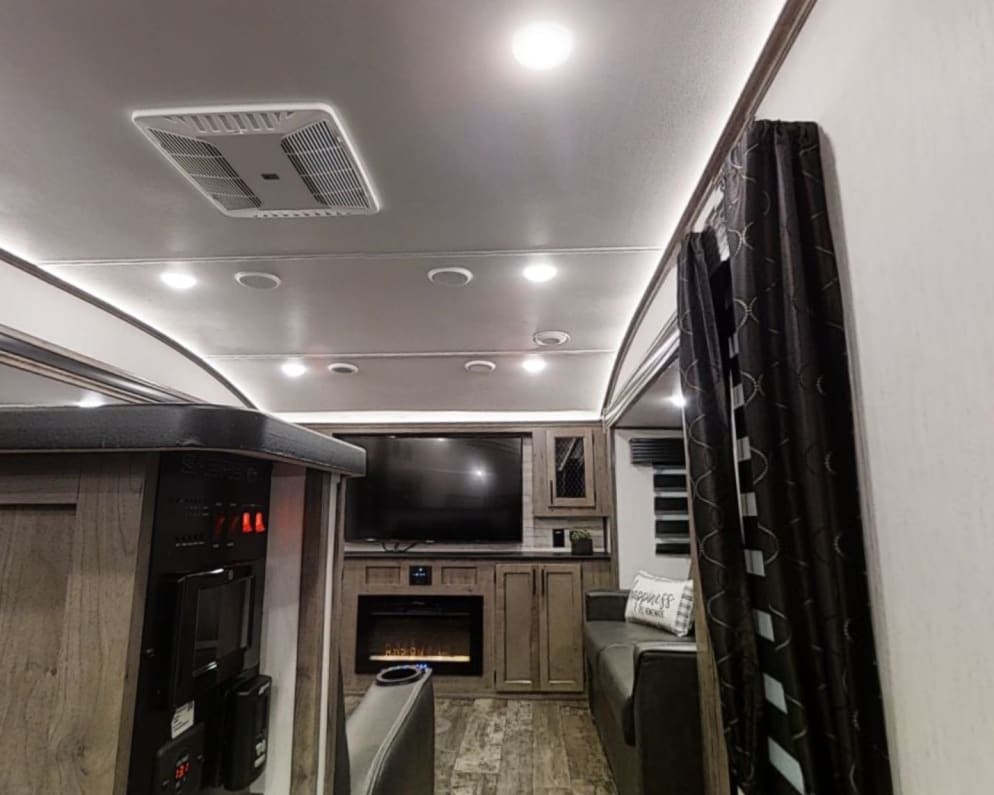 2022 Forest River Sabre Fifth Wheel for rent in Blackfoot Idaho
