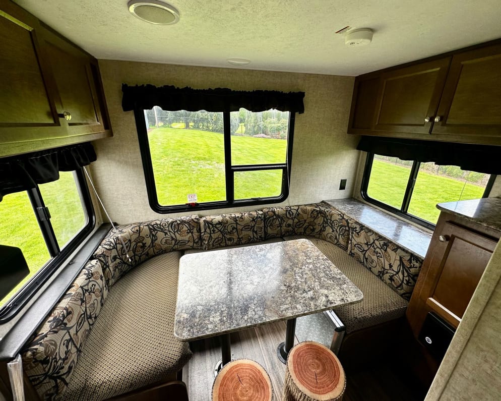 Travel Trailer RV for Rent in Salem, Oregon