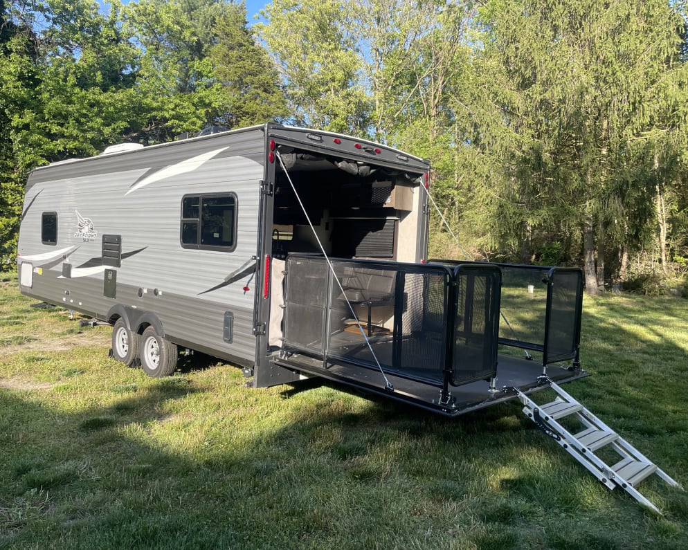 Toy Hauler RV for Rent in Franklinville, New Jersey