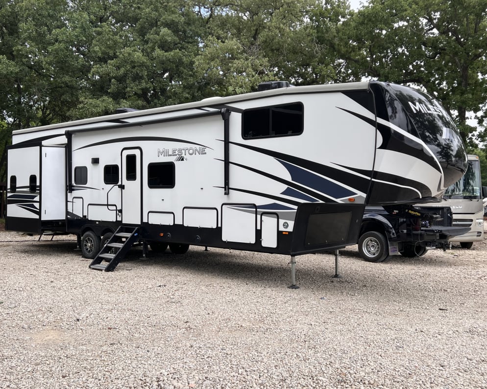 Fifth Wheel RV for Rent in Fort Worth, Texas