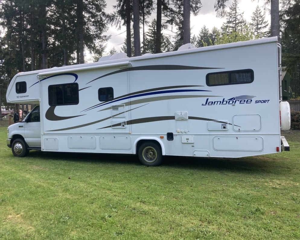 2011 Jamboree Motorhome  by Jamboree for rent in 98332